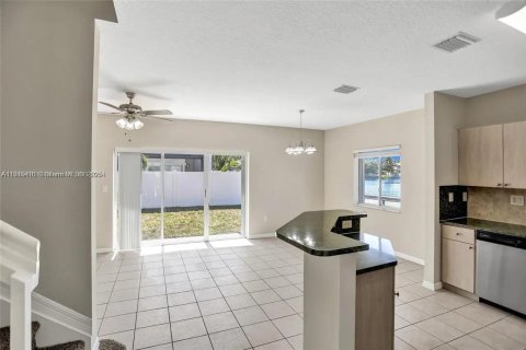 Купить таунхаус в Мирамар, Флорида 3 спальни, 140.1м2, № 1973649 - фото 13