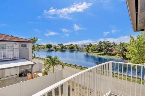 Купить таунхаус в Мирамар, Флорида 3 спальни, 140.1м2, № 1973649 - фото 5