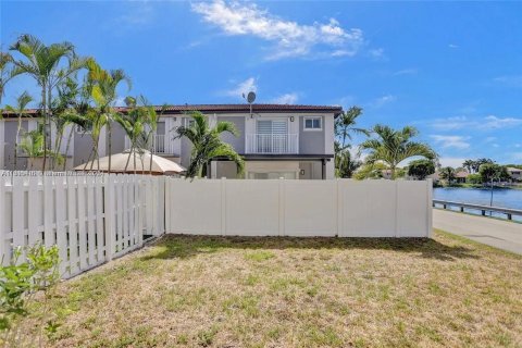 Купить таунхаус в Мирамар, Флорида 3 спальни, 140.1м2, № 1973649 - фото 4