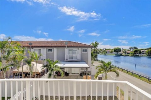 Купить таунхаус в Мирамар, Флорида 3 спальни, 140.1м2, № 1973649 - фото 6