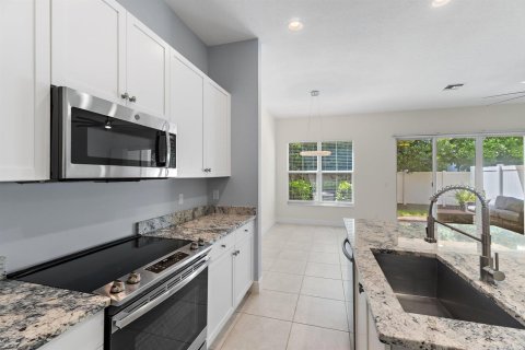 Touwnhouse à vendre à Palm Beach Gardens, Floride: 3 chambres, 199.18 m2 № 2410753 - photo 6