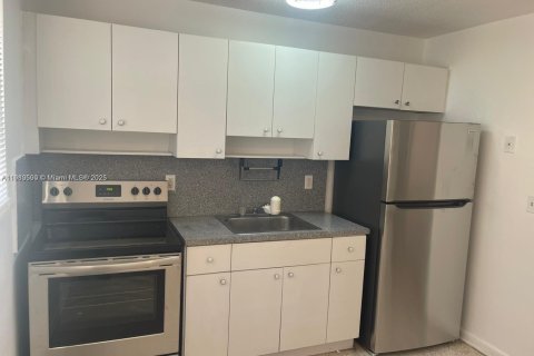 Appartement à louer à Miami, Floride: 2 chambres, 69.68 m2 № 1968879 - photo 2