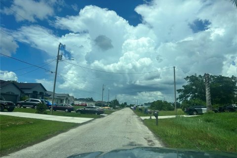Land in Cape Coral, Florida № 2224189 - photo 2