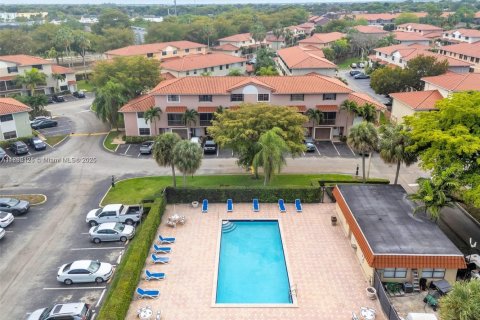 Condominio en alquiler en Miami, Florida, 3 dormitorios, 92.25 m2 № 1944183 - foto 15