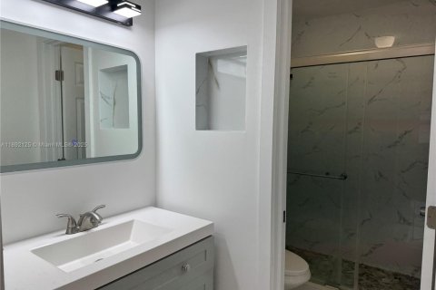 Condominio en alquiler en Miami, Florida, 3 dormitorios, 92.25 m2 № 1944183 - foto 8