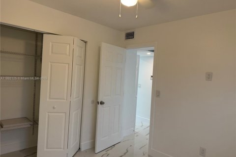 Condominio en alquiler en Miami, Florida, 3 dormitorios, 92.25 m2 № 1944183 - foto 14
