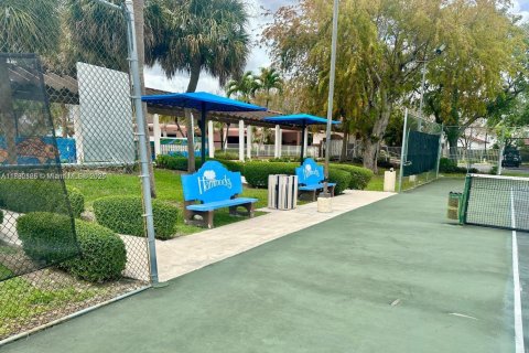 Condominio en alquiler en Miami, Florida, 3 dormitorios, 92.25 m2 № 1944183 - foto 24