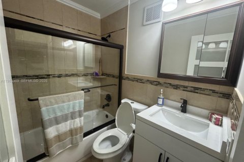 Купить кондоминиум в Майами, Флорида 2 спальни, 82.31м2, № 2088050 - фото 13