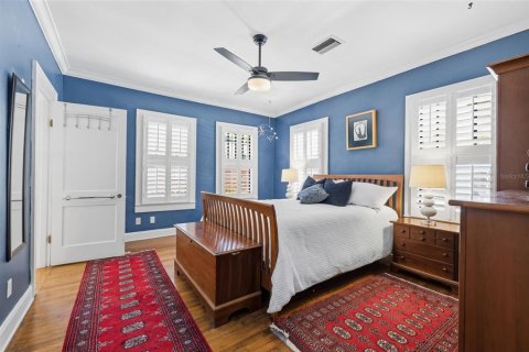House in Tampa, Florida 3 bedrooms, 205.5 sq.m. № 2151942 - photo 7