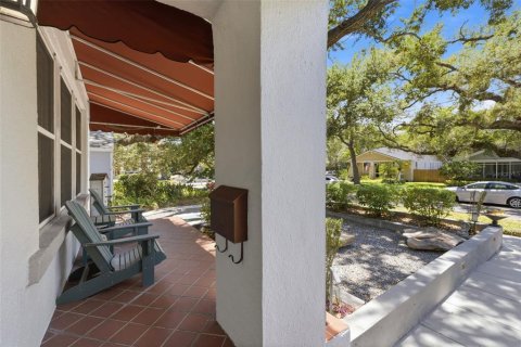 House in Tampa, Florida 3 bedrooms, 205.5 sq.m. № 2151942 - photo 14