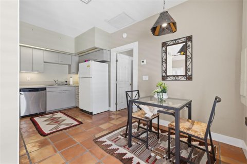 House in Tampa, Florida 3 bedrooms, 205.5 sq.m. № 2151942 - photo 11