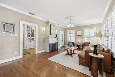 House in Tampa, Florida 3 bedrooms, 205.5 sq.m. № 2151942 - photo 15
