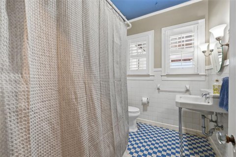 House in Tampa, Florida 3 bedrooms, 205.5 sq.m. № 2151942 - photo 30