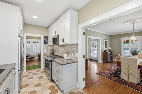 House in Tampa, Florida 3 bedrooms, 205.5 sq.m. № 2151942 - photo 20