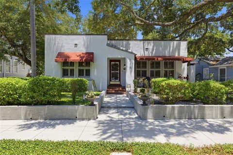 House in Tampa, Florida 3 bedrooms, 205.5 sq.m. № 2151942 - photo 13