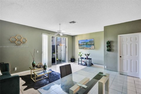 Adosado en venta en Sunrise, Florida, 2 dormitorios, 129.69 m2 № 1872268 - foto 7