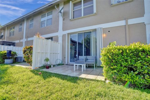 Adosado en venta en Sunrise, Florida, 2 dormitorios, 129.69 m2 № 1872268 - foto 18