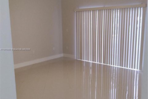 Condominio en venta en Pembroke Pines, Florida, 3 dormitorios, 101.54 m2 № 1920531 - foto 5