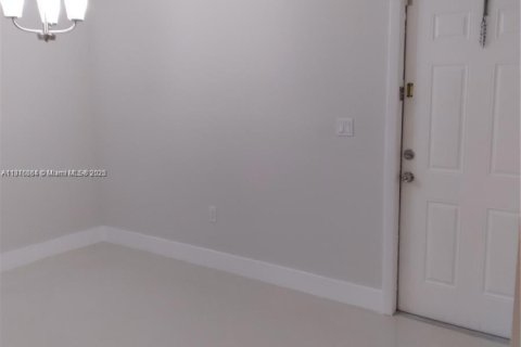 Condominio en venta en Pembroke Pines, Florida, 3 dormitorios, 101.54 m2 № 1920531 - foto 4