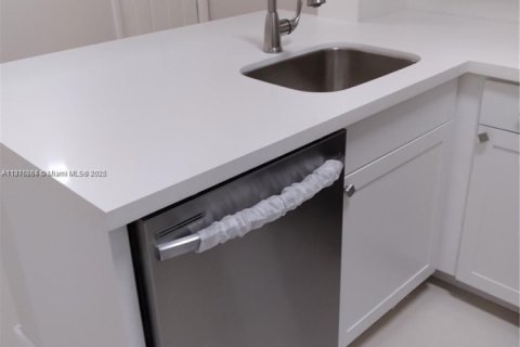 Condominio en venta en Pembroke Pines, Florida, 3 dormitorios, 101.54 m2 № 1920531 - foto 2