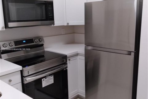 Condominio en venta en Pembroke Pines, Florida, 3 dormitorios, 101.54 m2 № 1920531 - foto 1