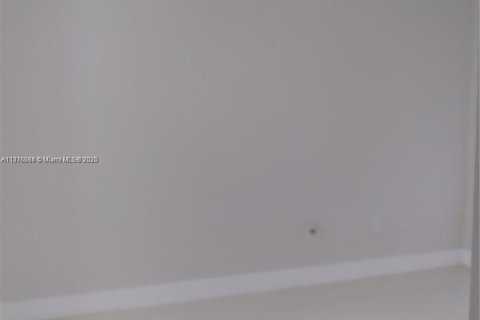 Condominio en venta en Pembroke Pines, Florida, 3 dormitorios, 101.54 m2 № 1920531 - foto 12