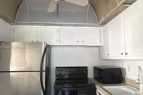 Снять в аренду кондоминиум в Уэст-Палм-Бич, Флорида 1 спальня, 65.22м2, № 2041377 - фото 5