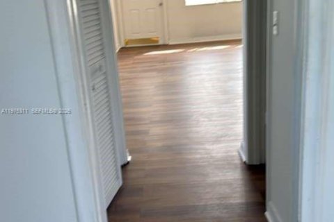 Снять в аренду кондоминиум в Уэст-Палм-Бич, Флорида 1 спальня, 65.22м2, № 2041377 - фото 4