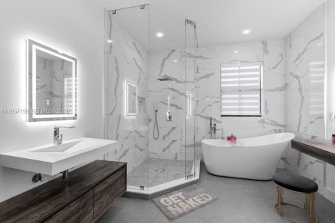 Casa en venta en Doral, Florida, 4 dormitorios, 246.19 m2 № 2011741 - foto 27