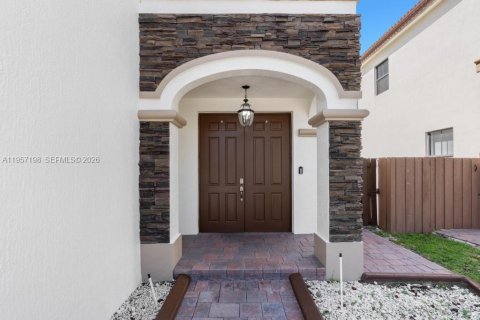 Casa en venta en Doral, Florida, 4 dormitorios, 246.19 m2 № 2011741 - foto 5