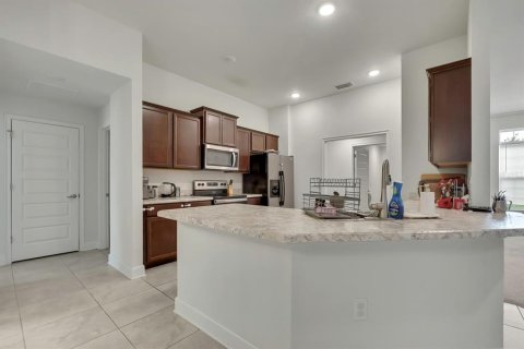 House in Spring Hill, Florida 4 bedrooms, 213.68 sq.m. № 2221004 - photo 13