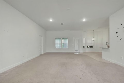 House in Spring Hill, Florida 4 bedrooms, 213.68 sq.m. № 2221004 - photo 6