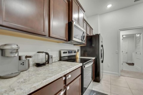 House in Spring Hill, Florida 4 bedrooms, 213.68 sq.m. № 2221004 - photo 14
