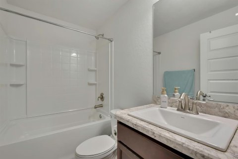 House in Spring Hill, Florida 4 bedrooms, 213.68 sq.m. № 2221004 - photo 22