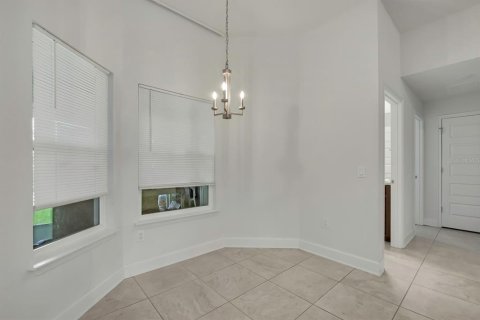 House in Spring Hill, Florida 4 bedrooms, 213.68 sq.m. № 2221004 - photo 12