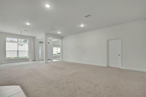 House in Spring Hill, Florida 4 bedrooms, 213.68 sq.m. № 2221004 - photo 10