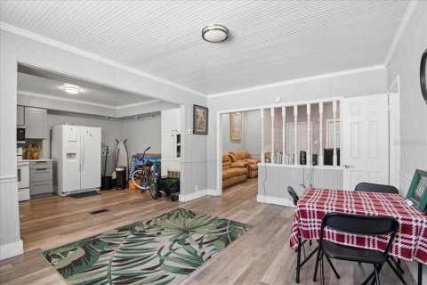 House in Tampa, Florida 7 bedrooms, 275.92 sq.m. № 2400379 - photo 6