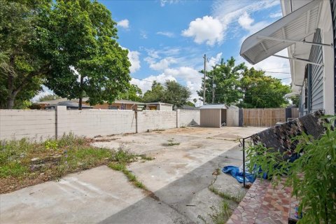 House in Tampa, Florida 7 bedrooms, 275.92 sq.m. № 2400379 - photo 24