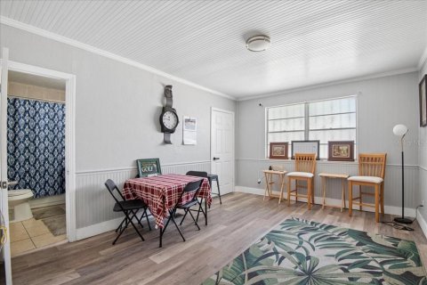 House in Tampa, Florida 7 bedrooms, 275.92 sq.m. № 2400379 - photo 5