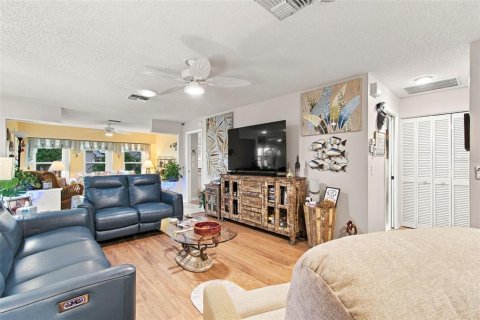 Villa ou maison à vendre à Spring Hill, Floride: 2 chambres, 125.14 m2 № 2411575 - photo 9