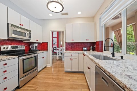 House in Cooper City, Florida 4 bedrooms, 262.91 sq.m. № 2009343 - photo 12