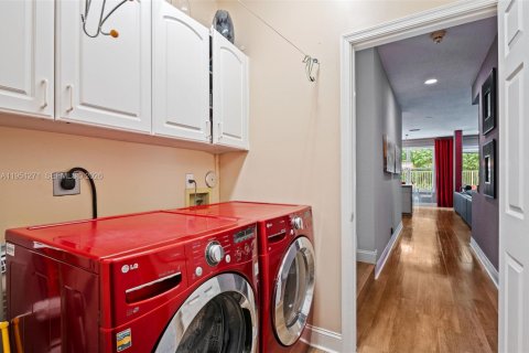 House in Cooper City, Florida 4 bedrooms, 262.91 sq.m. № 2009343 - photo 30