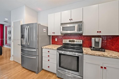 House in Cooper City, Florida 4 bedrooms, 262.91 sq.m. № 2009343 - photo 15