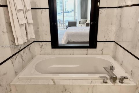 Купить кондоминиум в Майами-Бич, Флорида 49.98м2, № 1958265 - фото 4