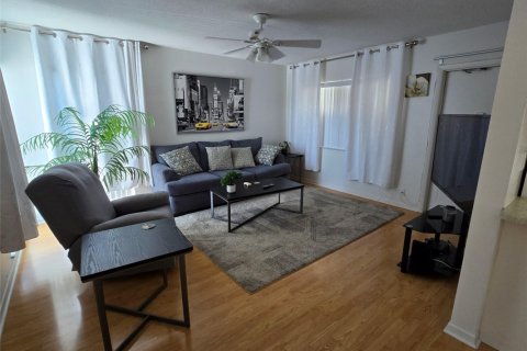 Condominio en venta en Lauderdale-by-the-Sea, Florida, 1 dormitorio, 59.46 m2 № 1146214 - foto 1