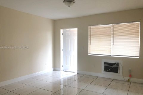 Studio in Opa-locka, Florida № 2056218