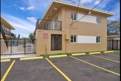 Apartment in Opa-locka, Florida 42.64 sq.m. № 2056218 - photo 6
