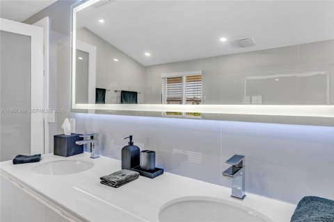 Casa en venta en Key Largo, Florida, 3 dormitorios, 230.77 m2 № 2011631 - foto 29