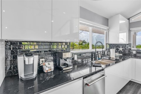 Casa en venta en Key Largo, Florida, 3 dormitorios, 230.77 m2 № 2011631 - foto 4