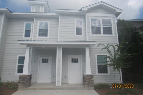 Снять в аренду таунхаус в Фрипорт, Флорида 3 спальни, 129.69м2, № 590482 - фото 1